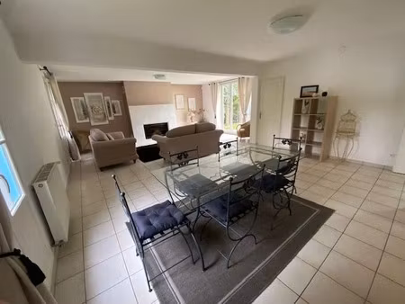 location meublée maison 5 pièces 135 m² à magny-le-hongre (77700)  2 500 €