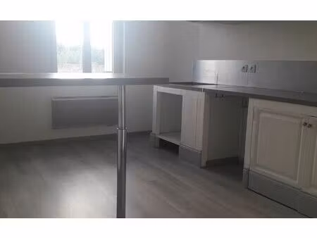 location appartement  m² t-3 à la tremblade  605 €