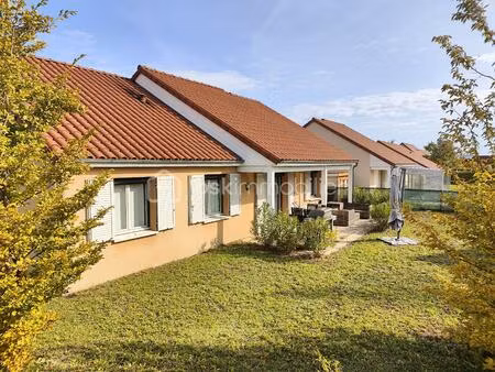 maison de 114 m² à le cendre