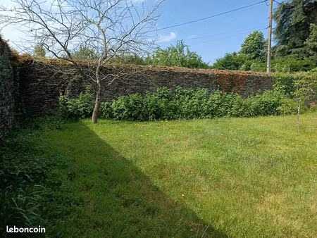 terrain 781 m² combree