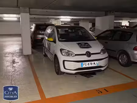 parking à louer - tours (37) - 60€