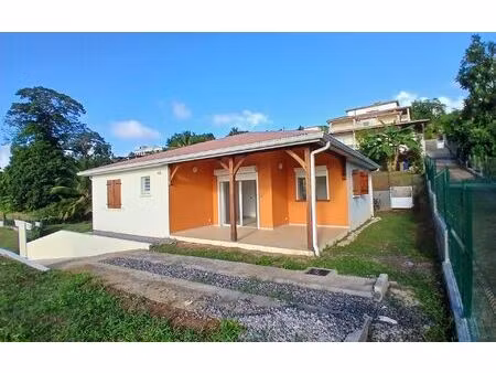 location maison  m² t-4 à rivière-salée  1 600 €