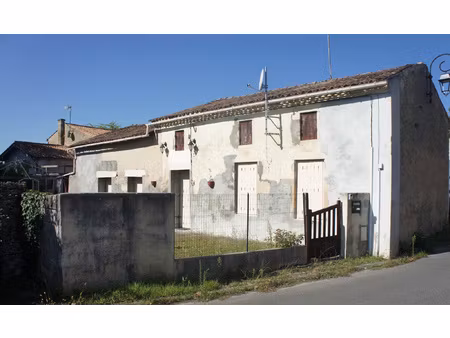 rare! maison en pierres et moellons à rénover!