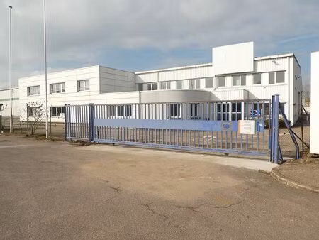 location local d'activités ennery 5 890 m²