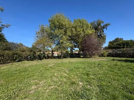 en vente terrain constructible 4 09 ares – 88 499 € |saint-lumine-de-clisson