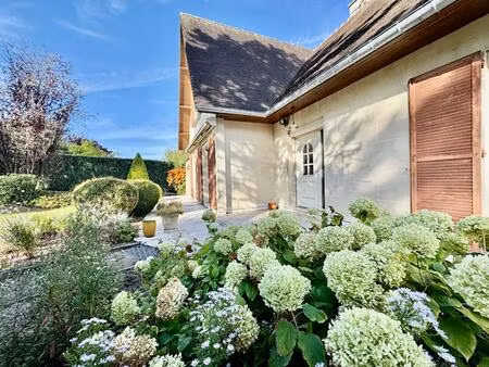 superbe maison de 212m2 6 chambres  parcelle de 1791m2 à saint fuscien (80480)