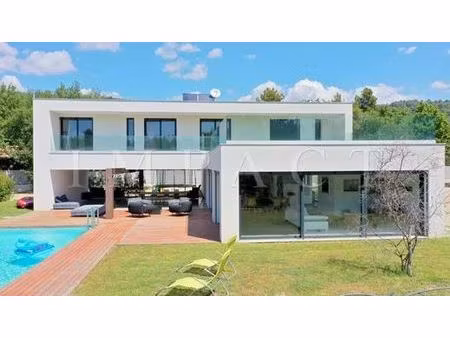 villa de 5 pièces de luxe en location saint-cézaire-sur-siagne  provence-alpes-côte d'azur