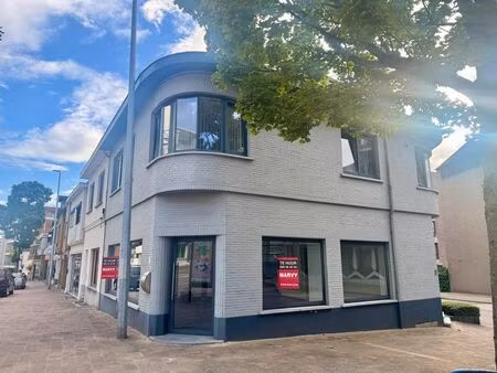 handels / kantoorruimte pal aan het centrum van genk