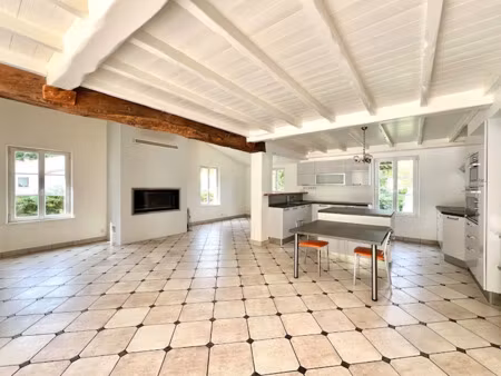 vente maison 7 pièces 225 m² à breuillet (17920)  774 000 €