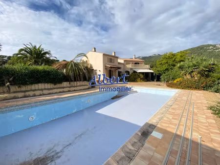 vente villa 7 pièces 240 m² à ollioules (83190)  1 085 000 €