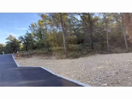 vente terrain 964 m² à rocbaron (83136)  158 000 €