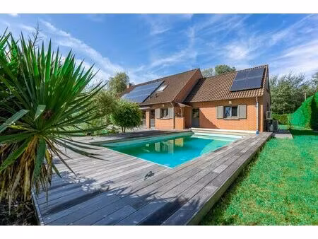 splendide villa avec piscine sur terrain de 32ares