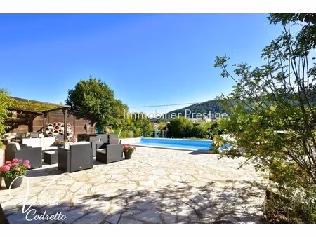 à vendre – grande villa familiale 185 m² habitable avec piscine sur terrain plat de 1 996 