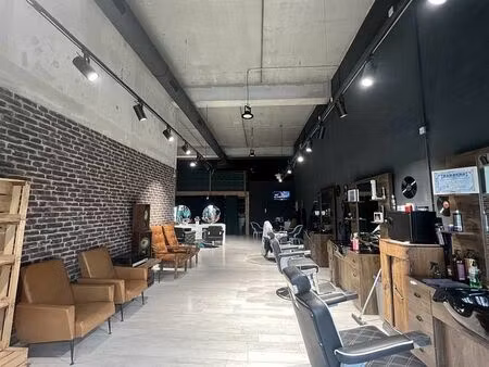 location commerce biard 122 m²