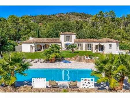 le muy - villa domaine privé - terrain 1 1 hectare - grande piscine