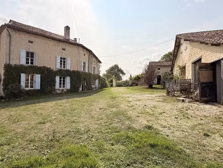 vente maison 7 pièces 260 m² aubeterre-sur-dronne (16390)