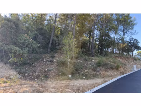 a vendre terrain à bâtir de 964m² sur rocbaron