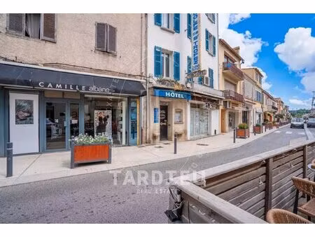 cogolin : murs commerciaux  rendement locatif sécurisé.