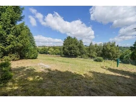 terrain de plus de 10 ares au calme absolu