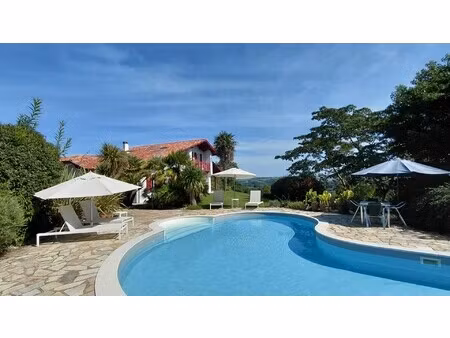 maison de luxe à vendre à briscous