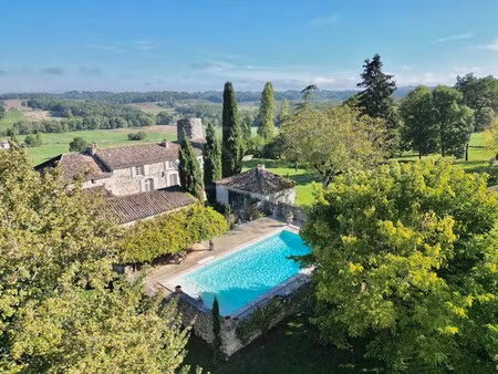 maison de luxe à vendre à montazeau