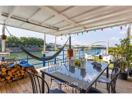 péniche au coeur de lyon