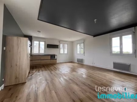 vente appartement 4 pièces à plounévez-lochrist (29430) : à vendre 4 pièces / 130m² plouné