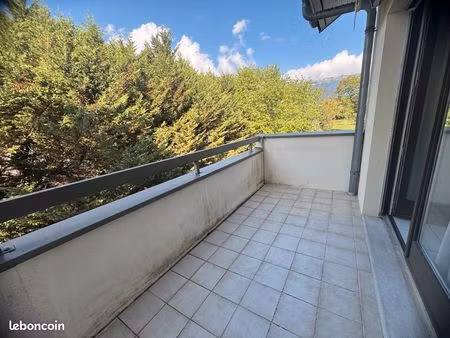 centre cessy t3 de 60 m²