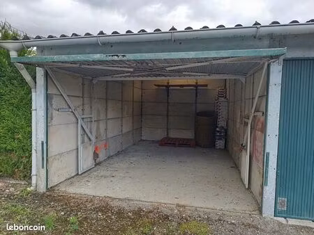 parking/box 1 pièce 16 m²