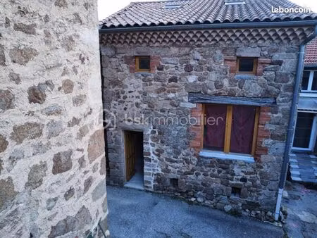 immeuble 3 pièces 45 m²