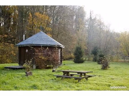 etang de pêche avec chalet