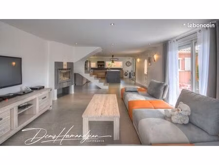 maison 6 pièces 220 m²