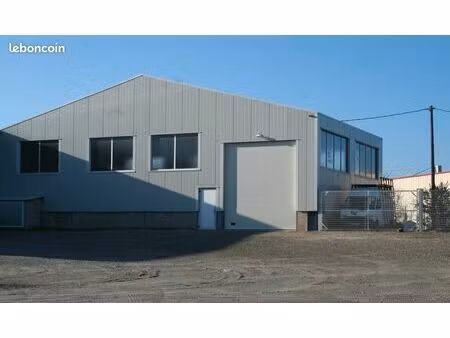 local 240m2 à villefranche de rouergue