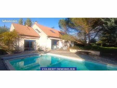 maison 12 pièces 226 m²