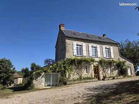 maison 8 pièces 240 m²