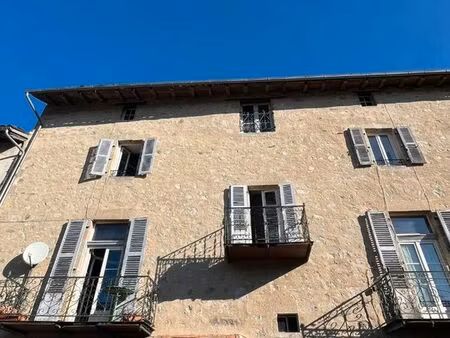 immeuble 6 pièces 335 m²