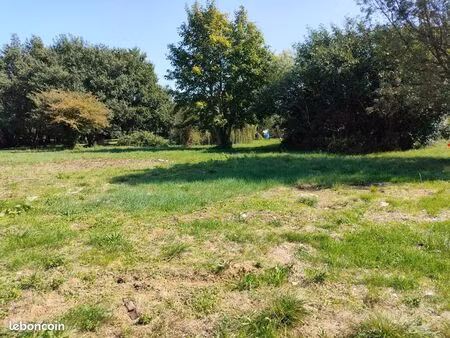 terrain 1 227 m² tesson