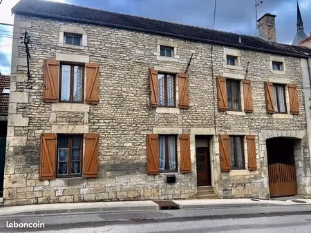 maison 11 pièces 180 m²