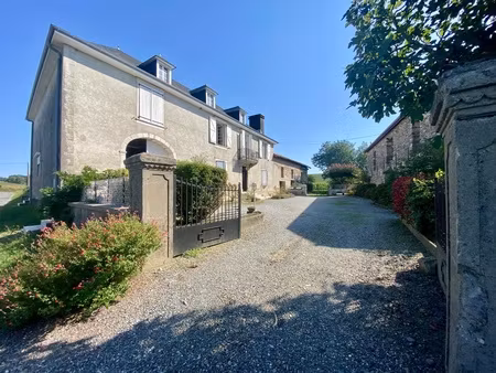 maison 10 pièces - 280 m²