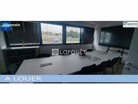 local 245 m² etupes