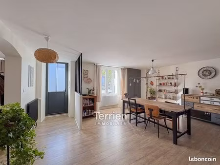 maison 6 pièces 150 m²