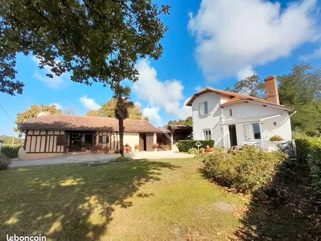 propriété 8 pièces 163 m²
