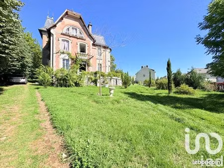 maison 9 pièces 271 m²