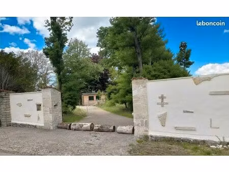 terrain 1 072 m² vezelise