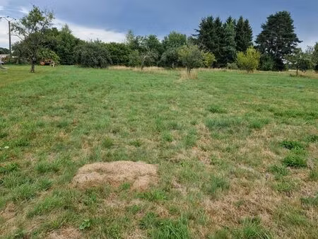 75 000 euros  35 euros / m² terrain