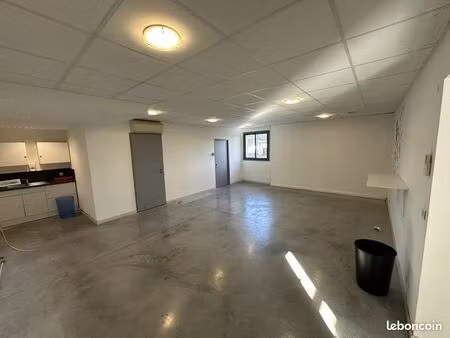 local commercial 81 m² le muy