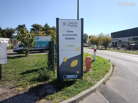 terrain 1552 m² morestel