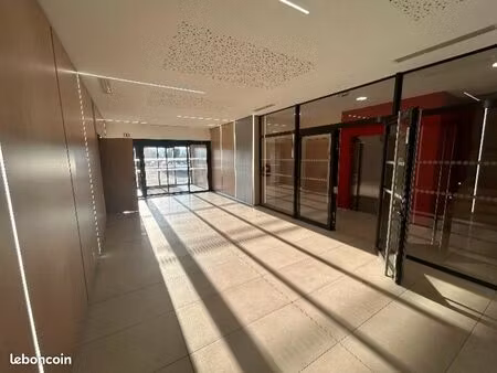 compiegne- lacroix saint ouen (60) - 1242 m2 - a vendre ensemble immobilier a usage de bur