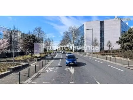 local commercial 1 005 m²