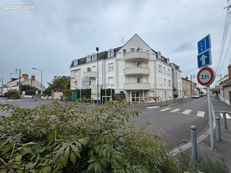 parking/box fleury les aubrais